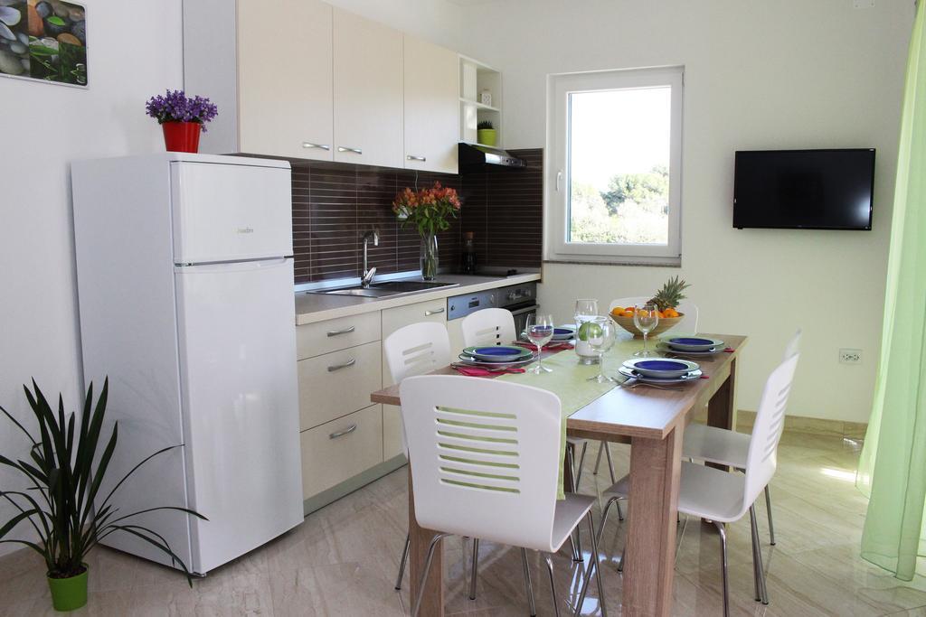Smart Apartments Бродарица Экстерьер фото